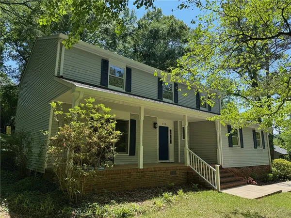 $375,000 | 303 Lancelot Drive, Clemson, SC 29631