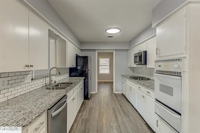 $2,595 | 2001 Oakglen Drive, Austin, TX 78745