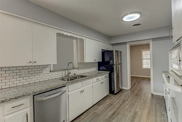 $2,595 | 2001 Oakglen Drive, Austin, TX 78745