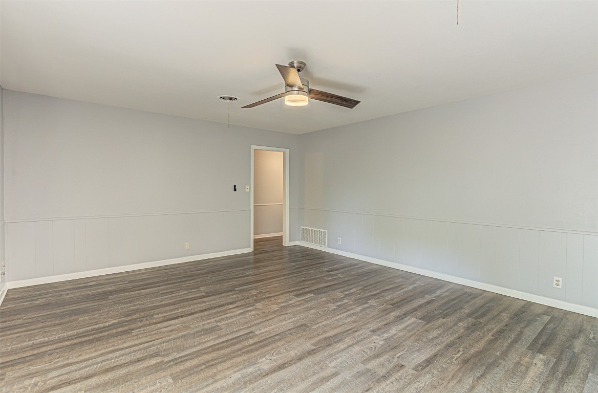 2001 Oakglen Drive Austin, TX 78745 - Photo 22 of 40 wooden floor in an empty room