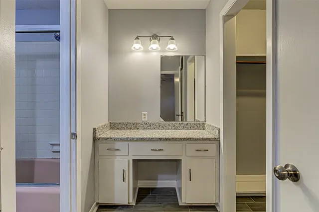 $2,595 | 2001 Oakglen Drive, Austin, TX 78745