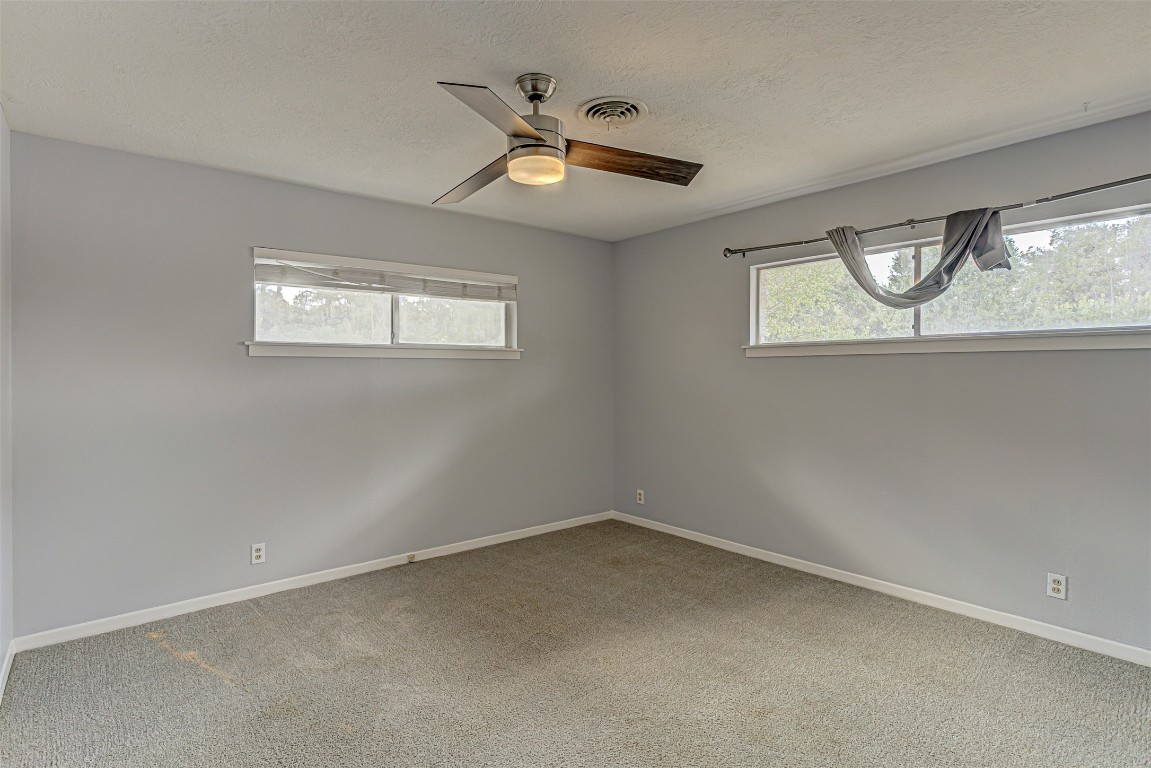 2001 Oakglen Drive Austin, TX 78745 - Photo 36 of 40 an empty room with a window