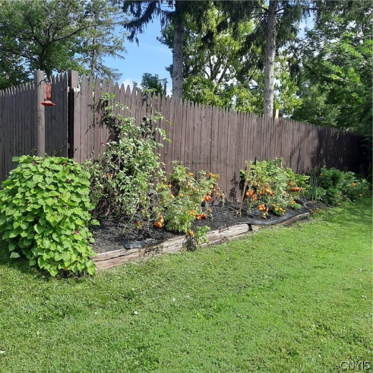 7 Van Epps Street Vernon, NY 13476 - Photo 8 of 35