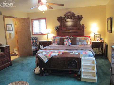 5296 North Center Road Flint, MI 48506 - Photo 13 of 33 20435397-12.JPG