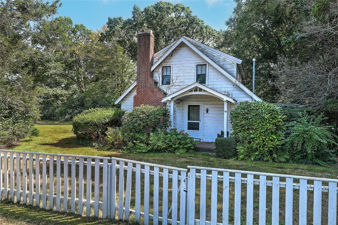 74 Adams Point Road Barrington, RI 02806 - Photo 4 of 38