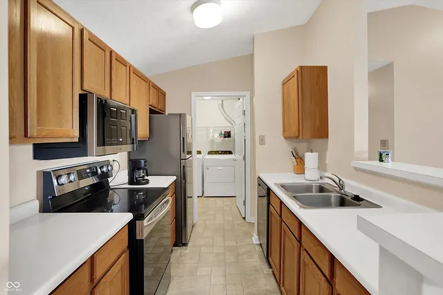 $189,900 | 8354 Glenwillow Lane, Unit 205, Indianapolis, IN 46278