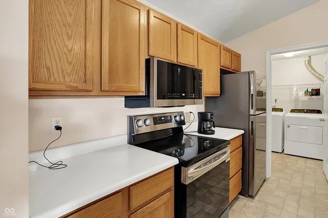 $189,900 | 8354 Glenwillow Lane, Unit 205, Indianapolis, IN 46278