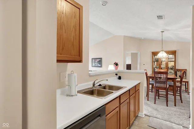 $189,900 | 8354 Glenwillow Lane, Unit 205, Indianapolis, IN 46278