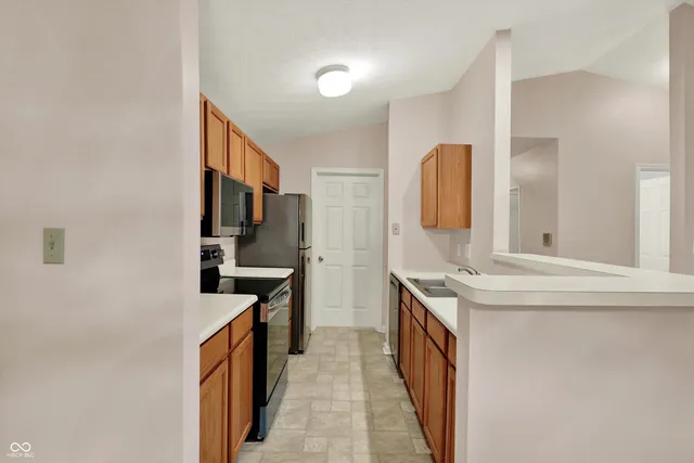 $179,900 | 8354 Glenwillow Lane, Unit 205, Indianapolis, IN 46278