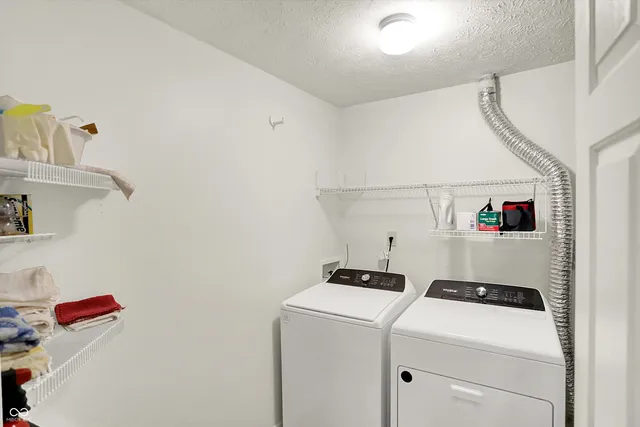 $189,900 | 8354 Glenwillow Lane, Unit 205, Indianapolis, IN 46278