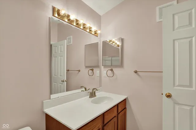 $179,900 | 8354 Glenwillow Lane, Unit 205, Indianapolis, IN 46278