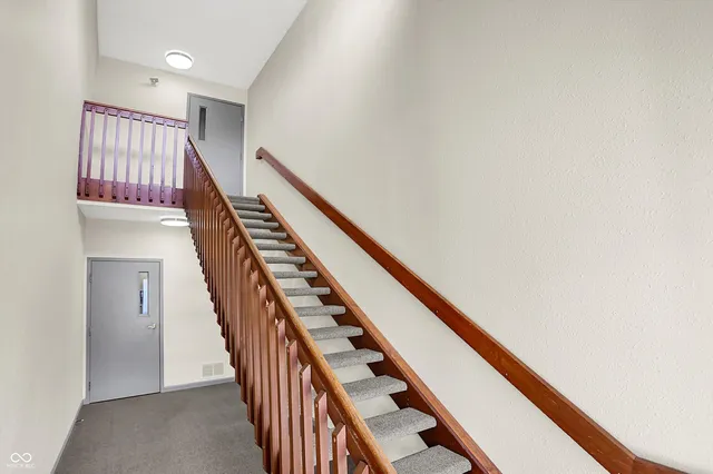 $189,900 | 8354 Glenwillow Lane, Unit 205, Indianapolis, IN 46278