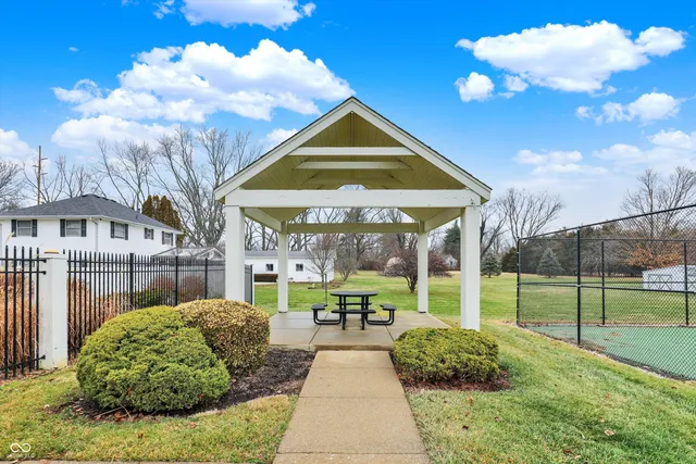 $179,900 | 8354 Glenwillow Lane, Unit 205, Indianapolis, IN 46278