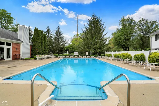 $179,900 | 8354 Glenwillow Lane, Unit 205, Indianapolis, IN 46278