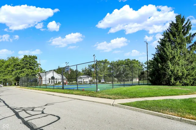 $179,900 | 8354 Glenwillow Lane, Unit 205, Indianapolis, IN 46278