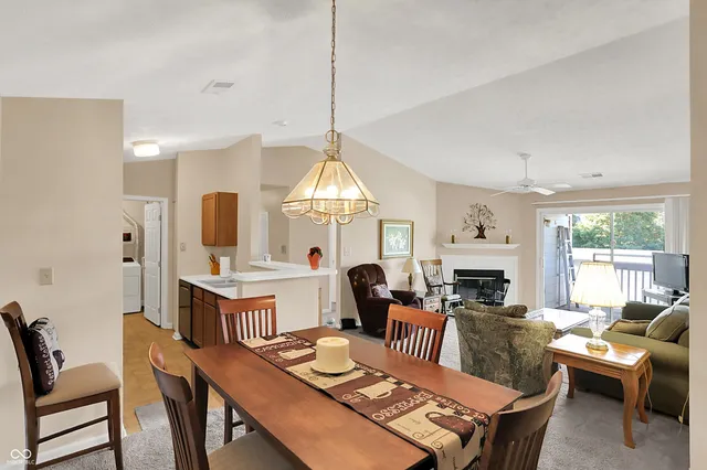 $189,900 | 8354 Glenwillow Lane, Unit 205, Indianapolis, IN 46278