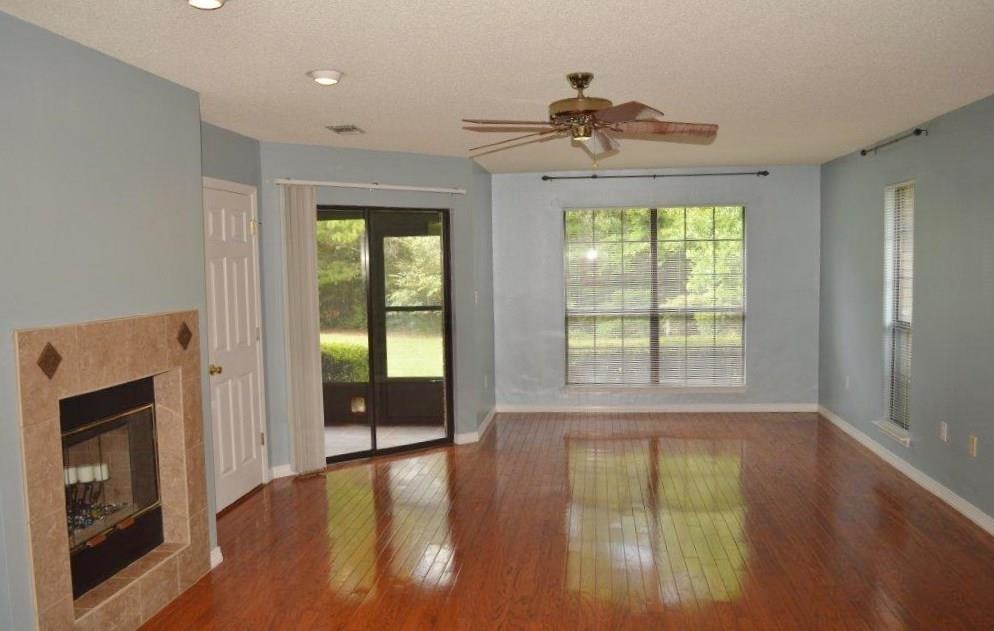 2579 Cove Road Navarre, FL 32566 - Photo 5 of 38
