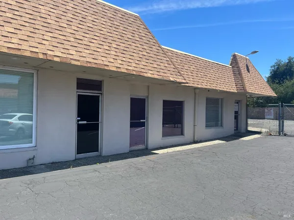 $2,500 | 998 Broadway, Vallejo, CA 94590