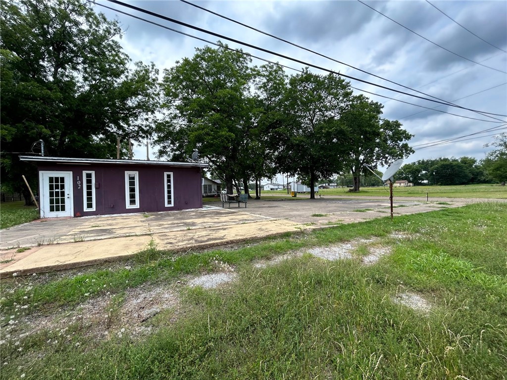 102 South Navasota St