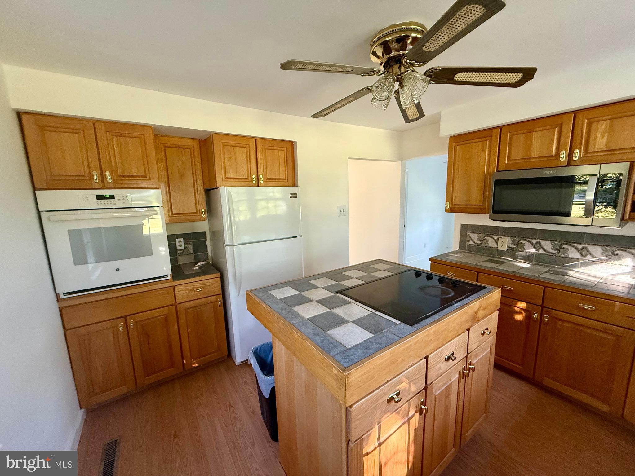 28289 Broadkill Road Milton, DE 19968 - Photo 3 of 12