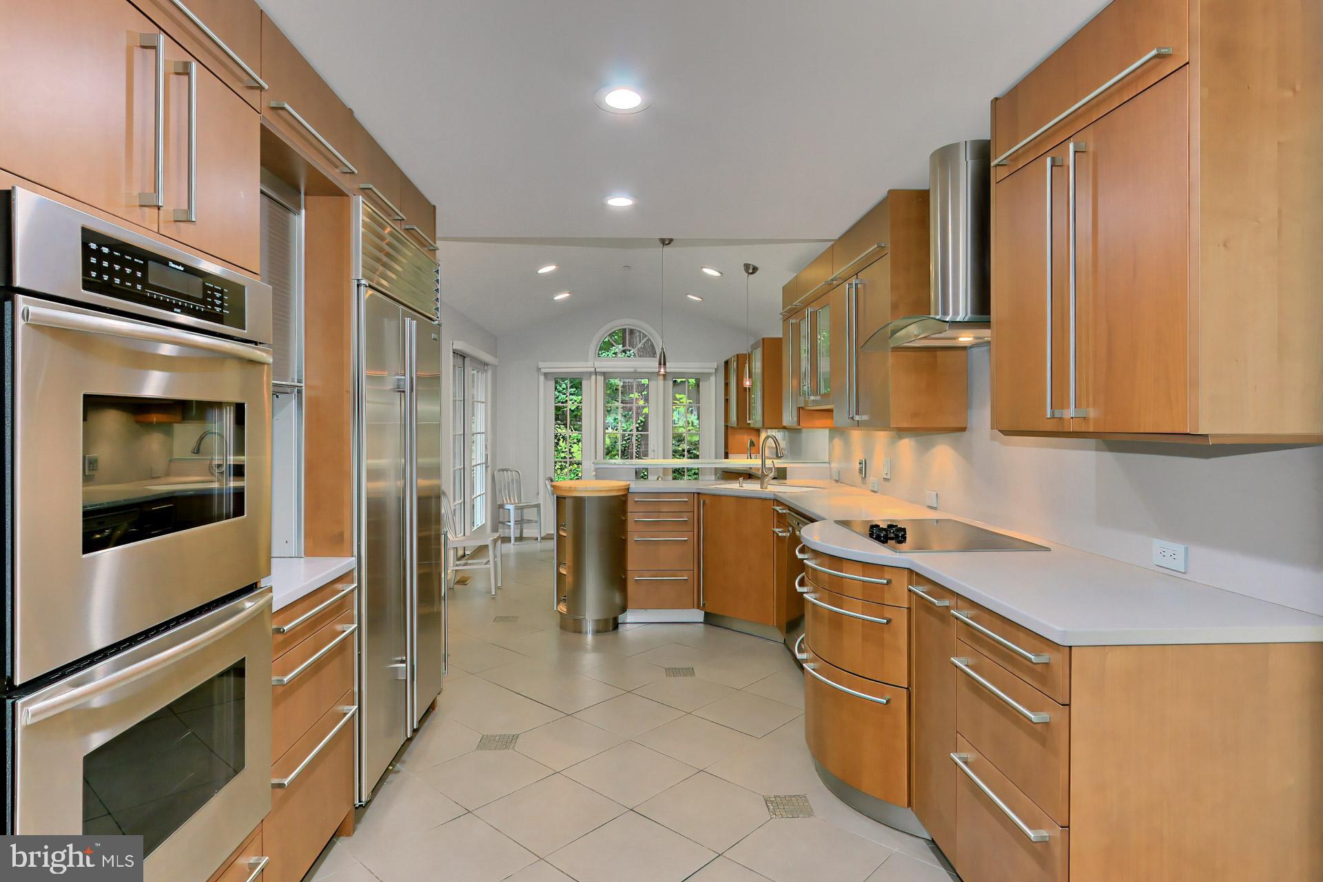 4604 Sleaford Road Annandale, VA 22003 - Photo 12 of 51 Gorgeous chef's kitchen w/double ovens