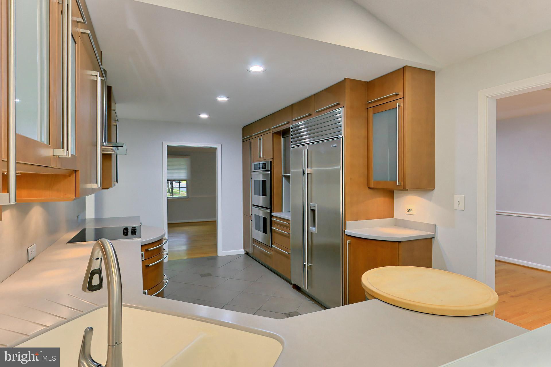 4604 Sleaford Road Annandale, VA 22003 - Photo 18 of 51 Kitchen w/view to LR