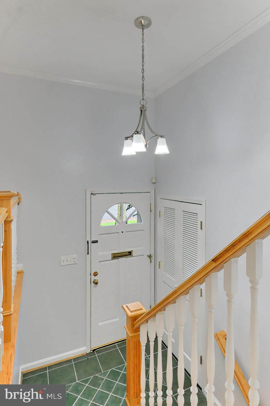4604 Sleaford Road Annandale, VA 22003 - Photo 8 of 51 Ceramic tile foyer