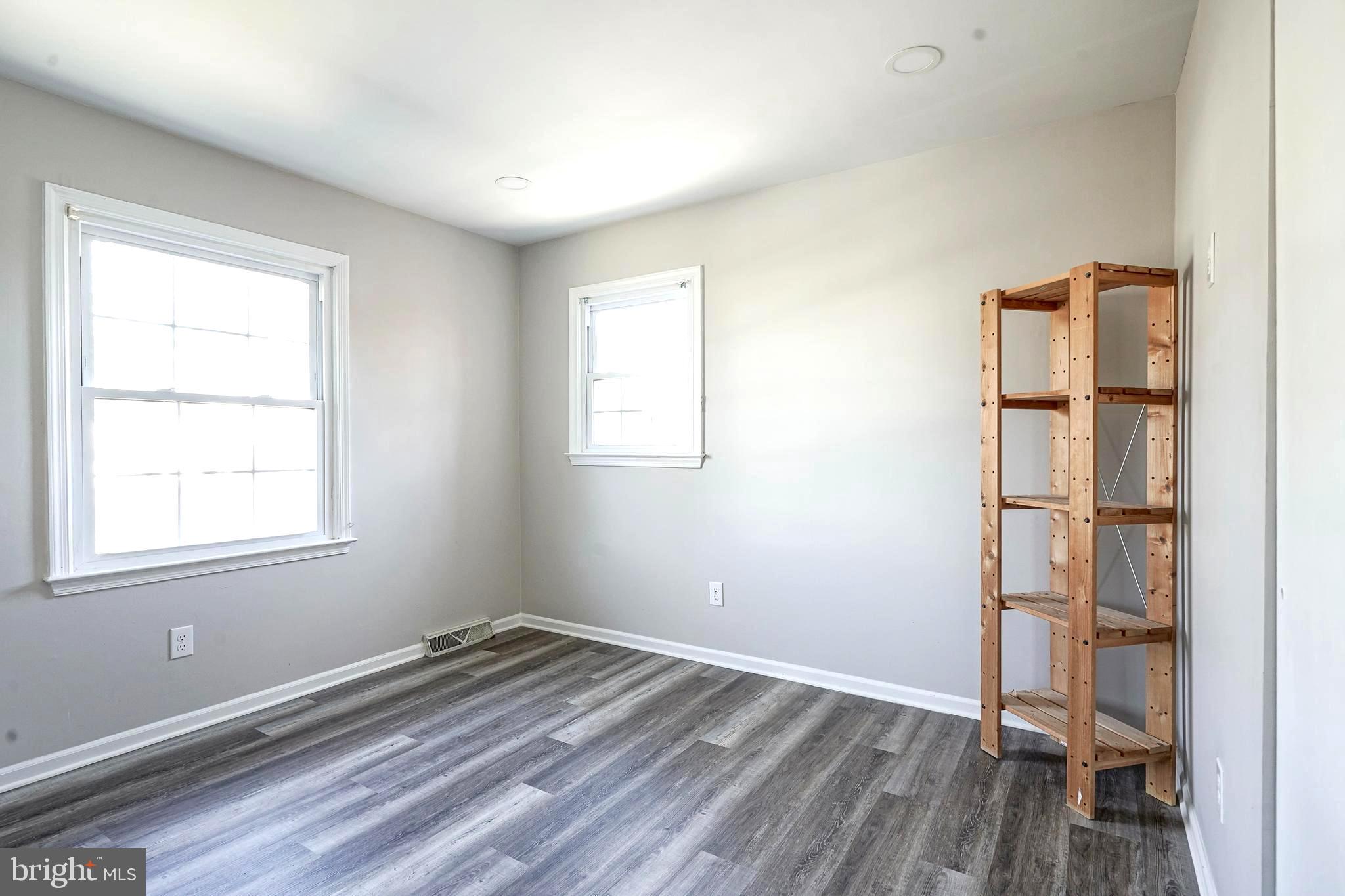 30 Tool Lane Williamstown, NJ 08094 - Photo 27 of 38 an empty room with windows