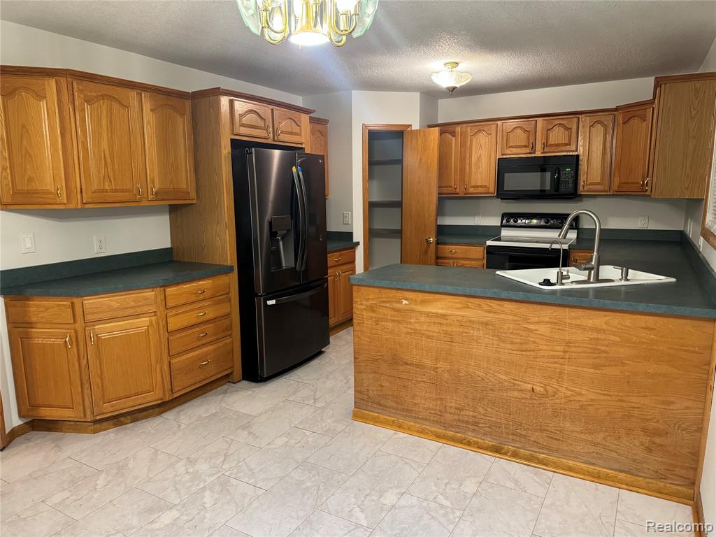 12464 Maxwell Road Carleton, MI 48117 - Photo 5 of 21 Gallery Image 5