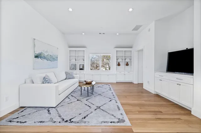 $17,000 | 11021 Royalshire Drive, Dallas, TX 75230