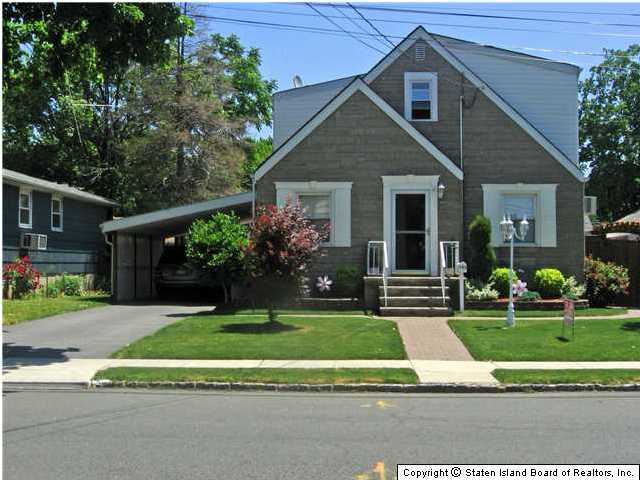 193 Willowbrook Road Staten Island, NY 10302 - Photo 1 of 8 Primary Photo