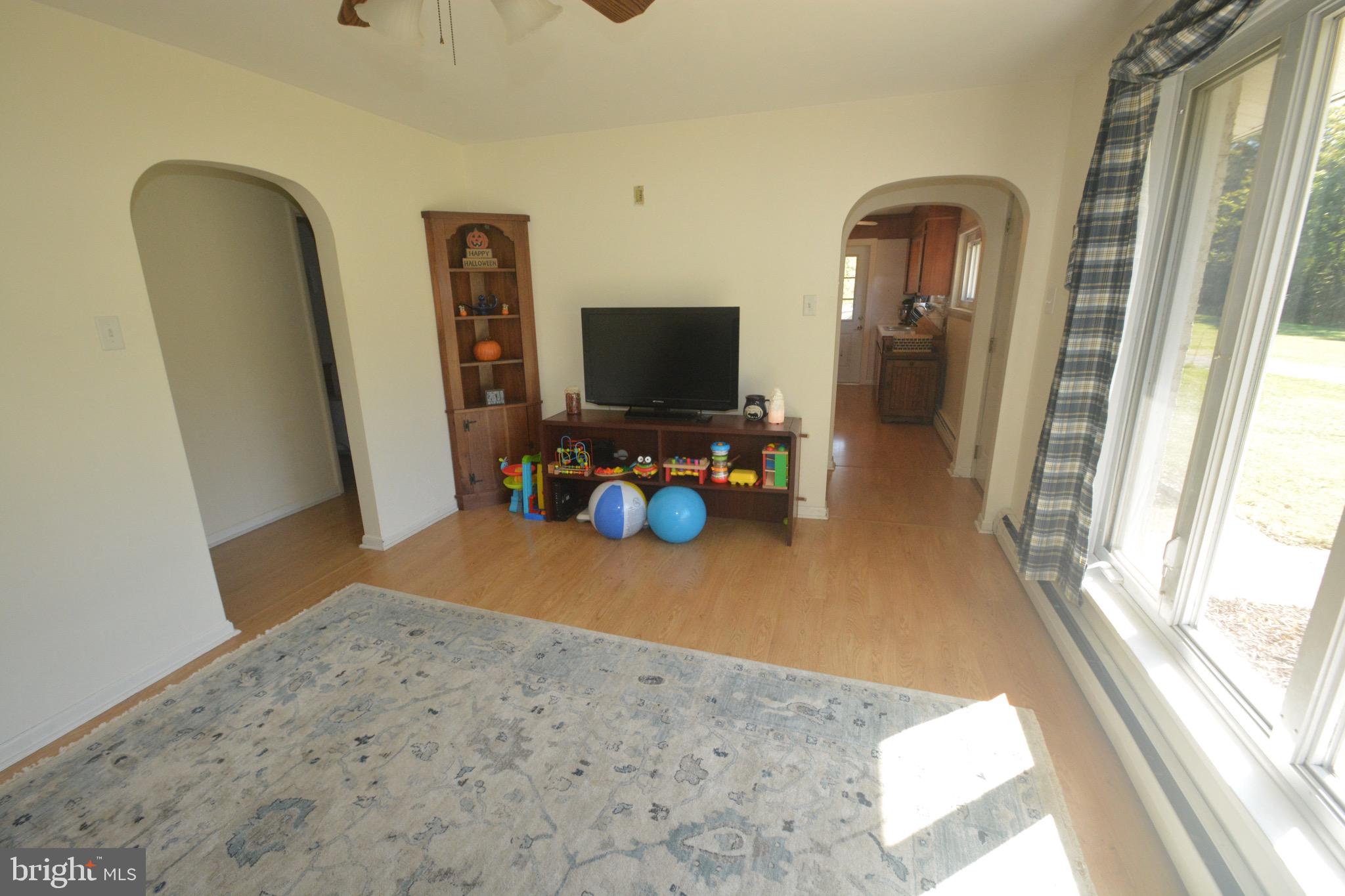 463 Walnuttown Road Fleetwood, PA 19522 - Photo 4 of 21 Gallery Image 4