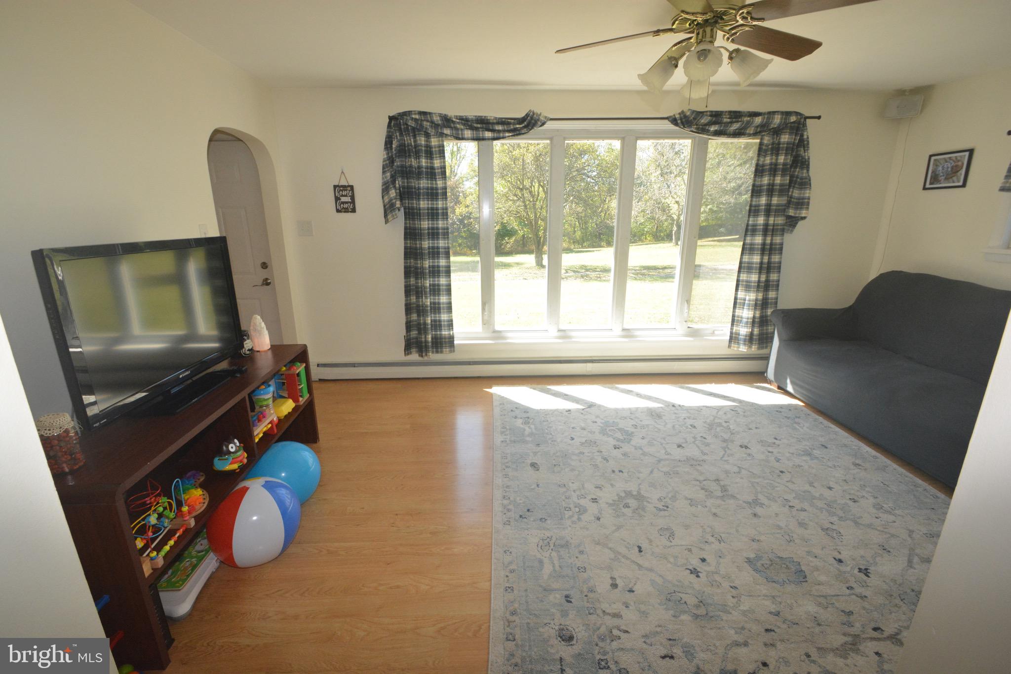 463 Walnuttown Road Fleetwood, PA 19522 - Photo 5 of 21 Gallery Image 5