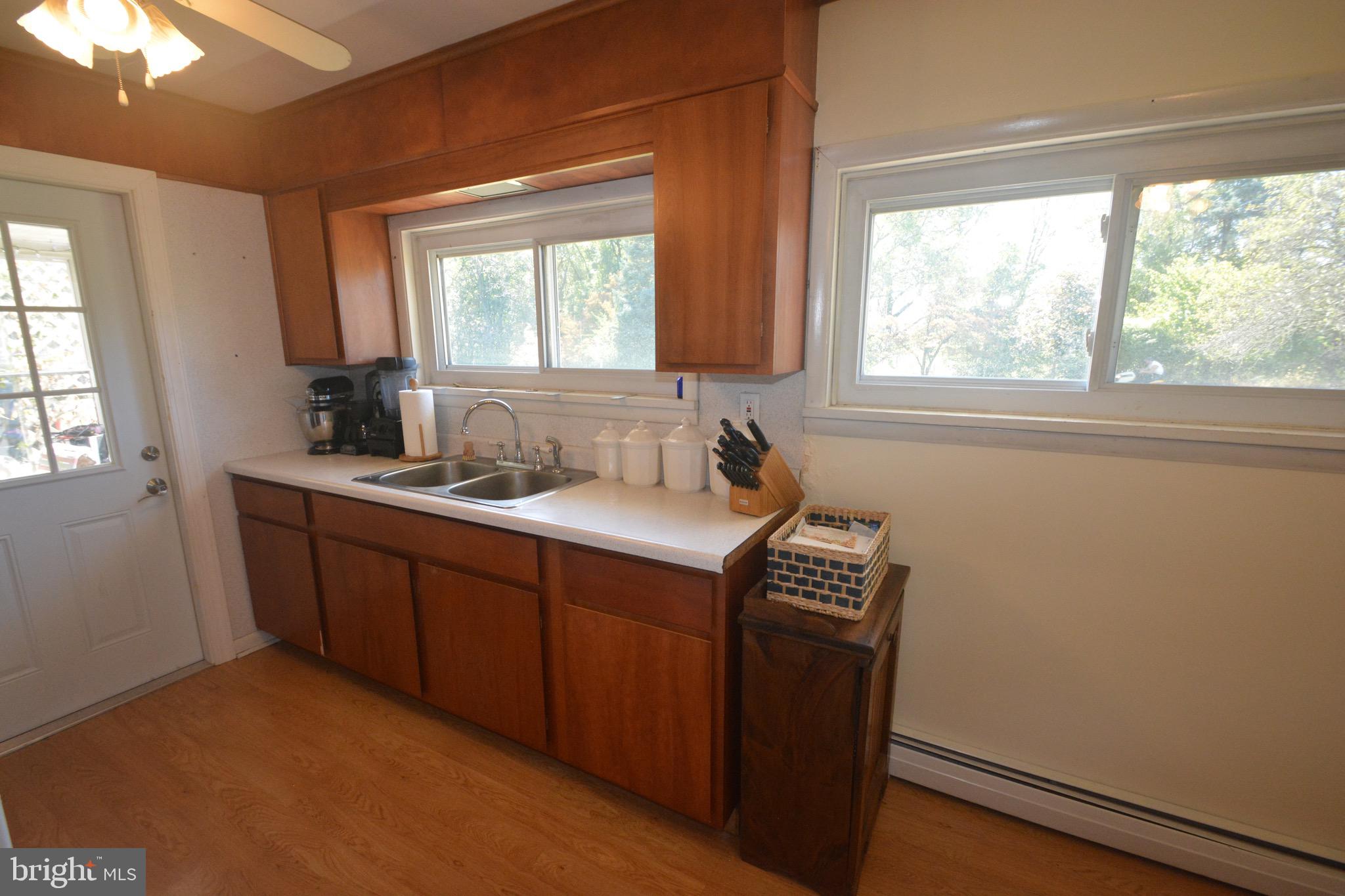 463 Walnuttown Road Fleetwood, PA 19522 - Photo 6 of 21 Gallery Image 6