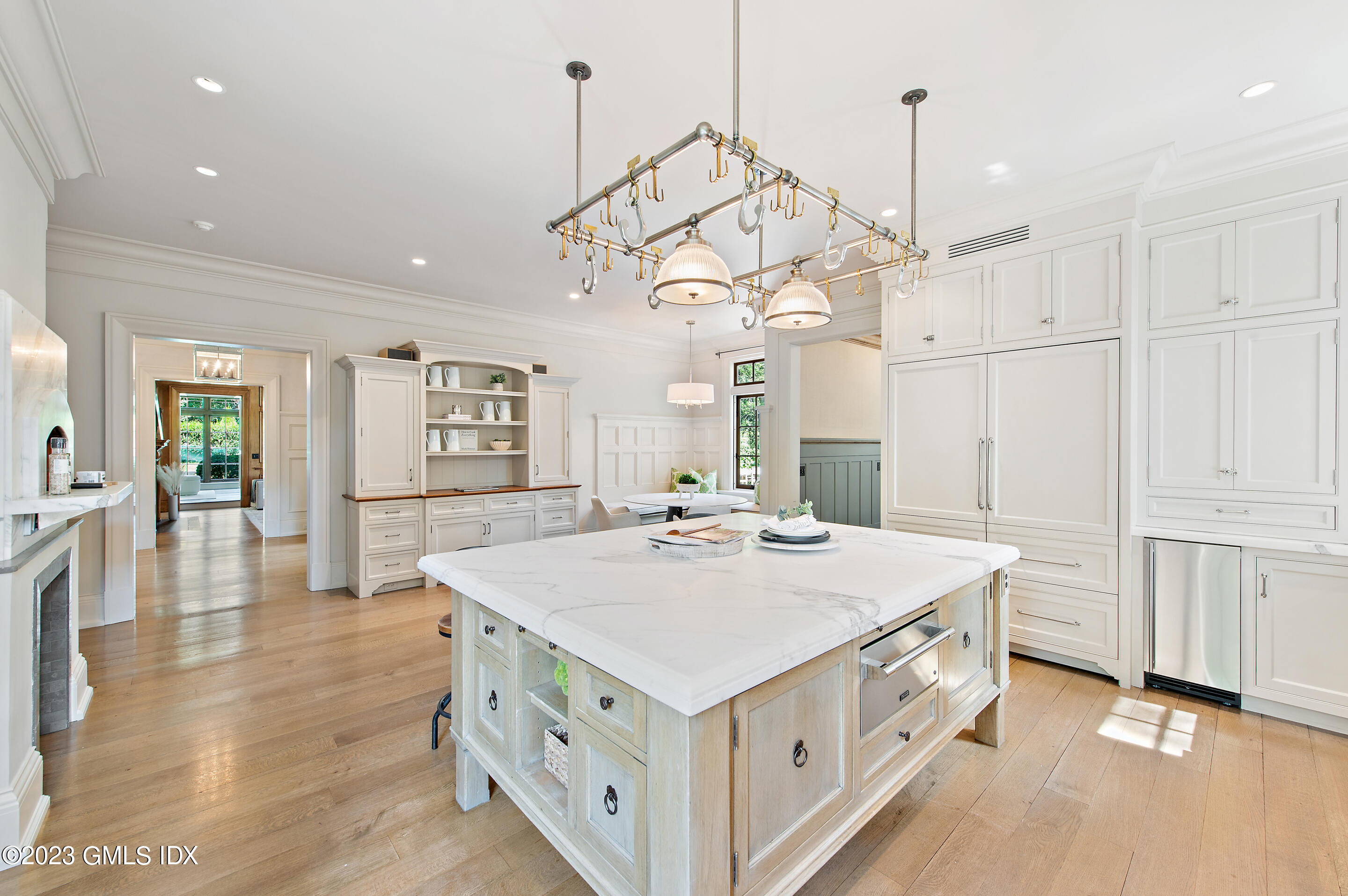 2 Martin Dale Greenwich, CT 06830 - Photo 16 of 53 17 - Kitchen