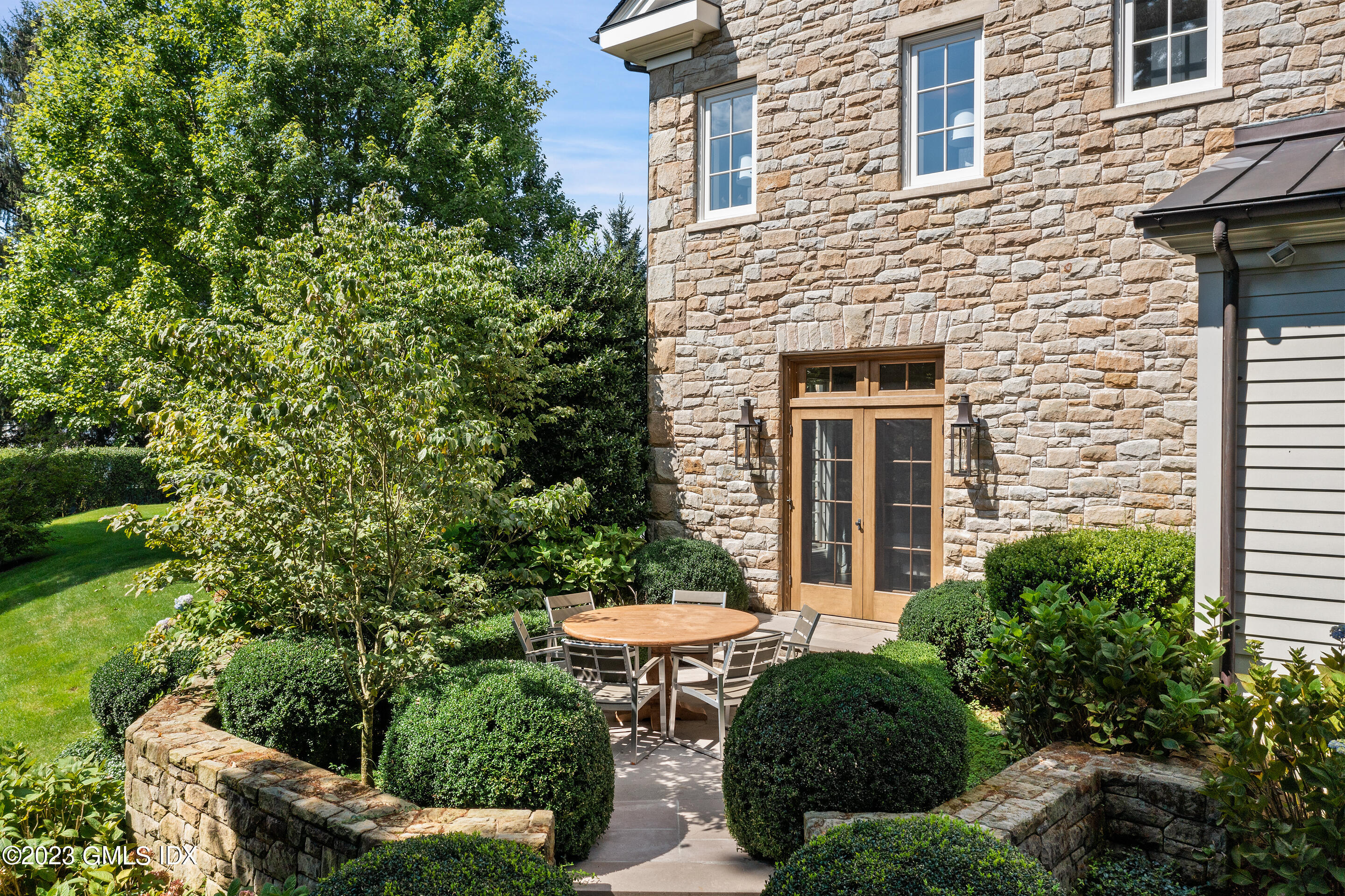 2 Martin Dale Greenwich, CT 06830 - Photo 44 of 53 45 - Side Patio