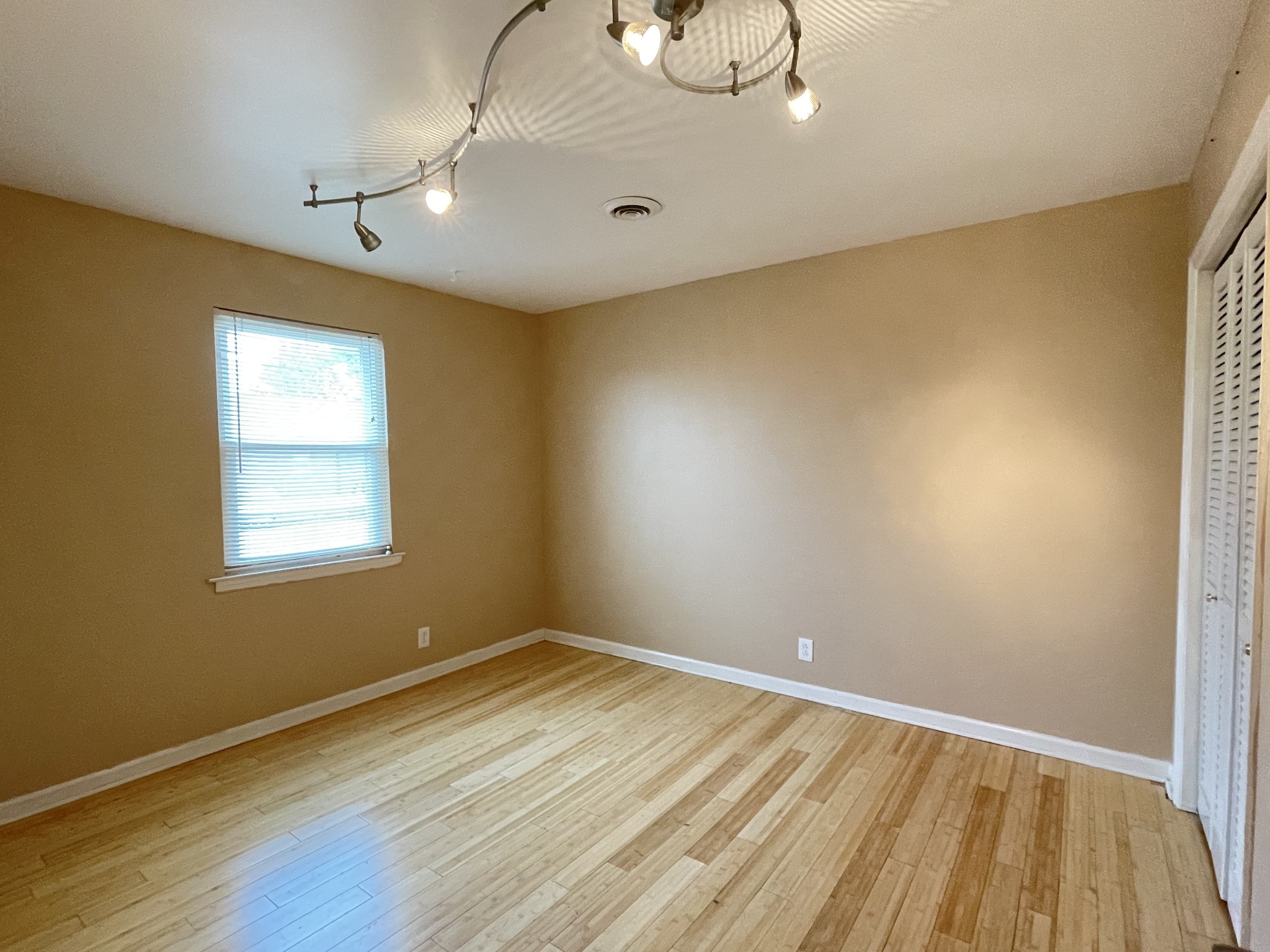 4001 Anderson Road, Unit V108 Nashville, TN 37217 - Photo 14 of 17 Gallery Image 14
