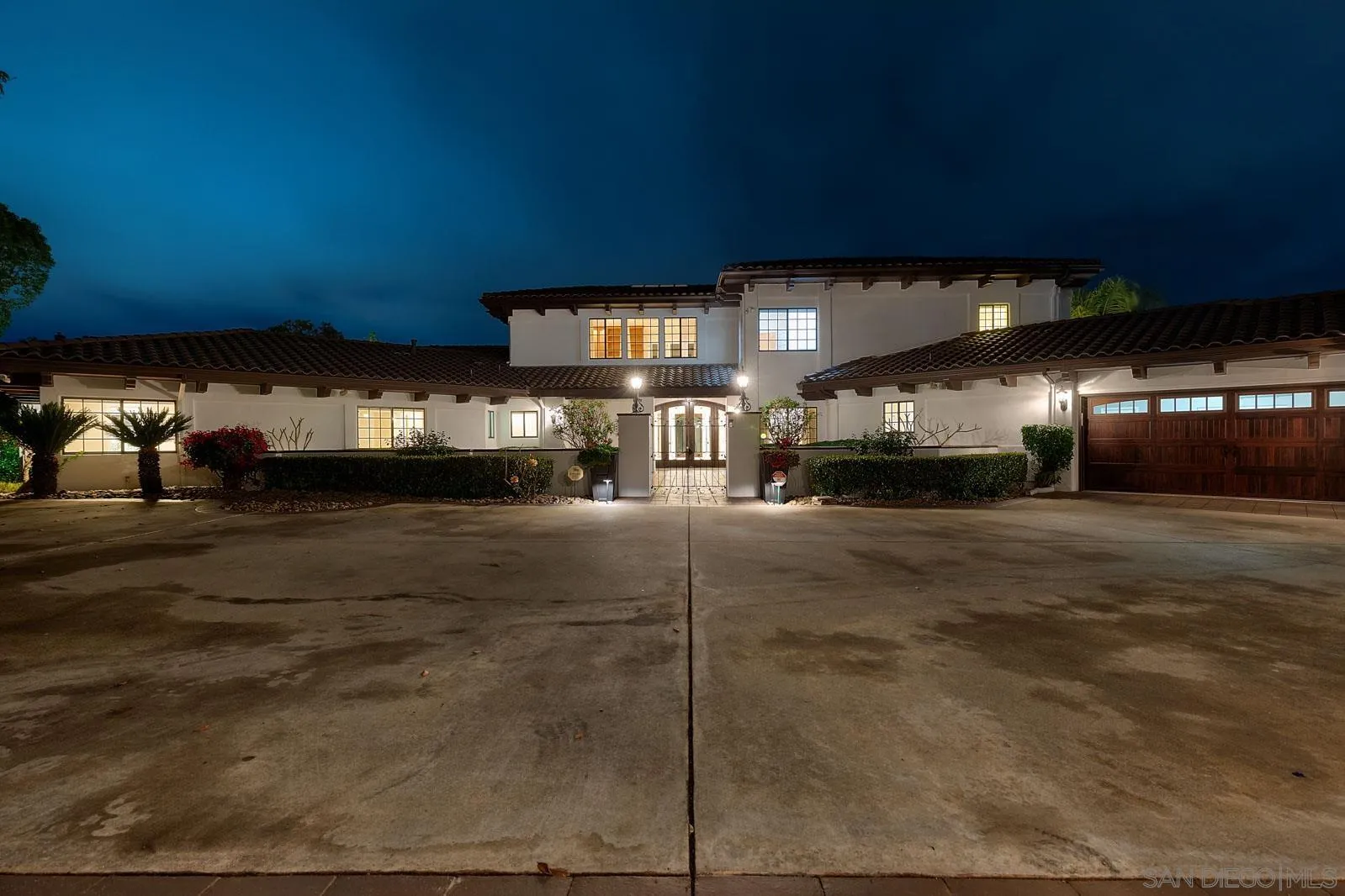 13601 Del Poniente Road Poway, CA 92064 - Photo 5 of 37 Gallery Image 5