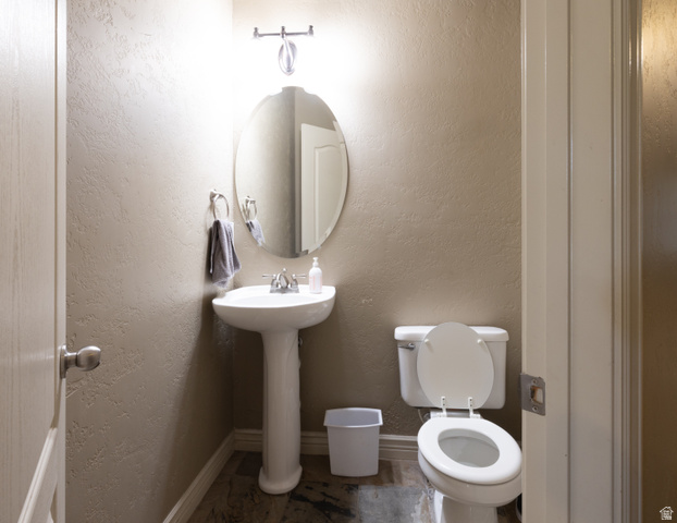 293 North 550 West Springville, UT 84663 - Photo 11 of 33 First floor half bath