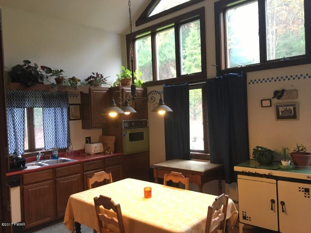 204 Lcpl Jacob Beisel Road Lackawaxen, PA 18435 - Photo 20 of 39 Kitchen (3)
