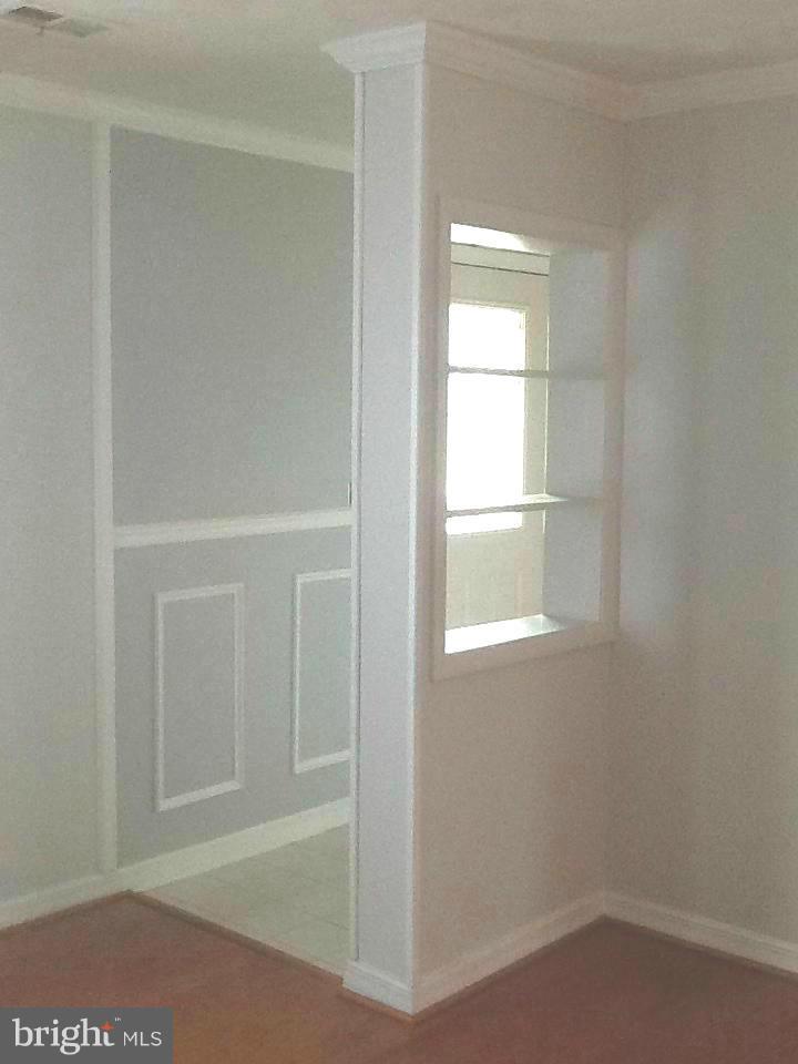 3102 Jeffrey Road Baltimore, MD 21244 - Photo 4 of 28 Living Room