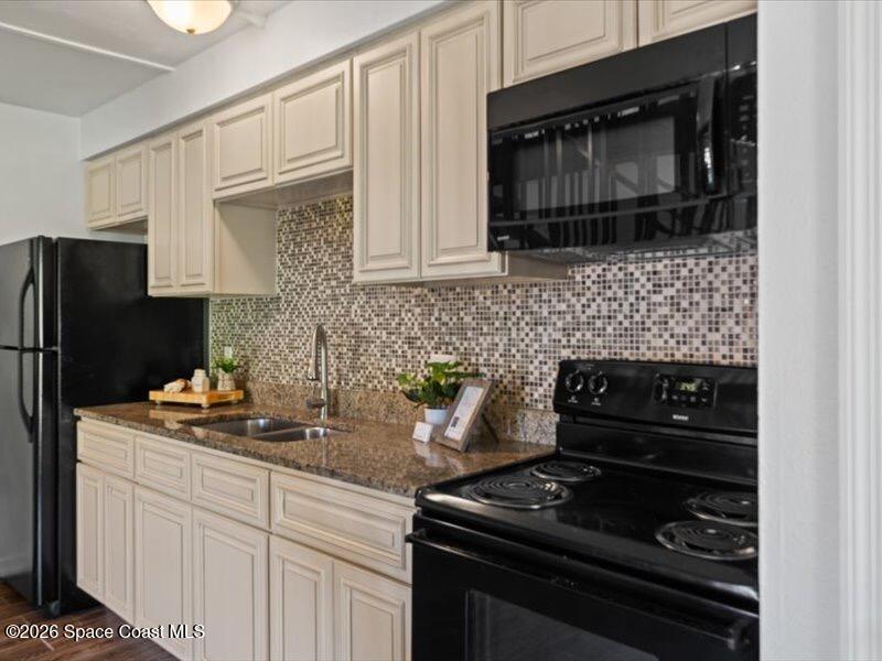 3614 Overlook Drive, Unit 50 Palm Bay, FL 32905 - Photo 8 of 17 IMG_3646