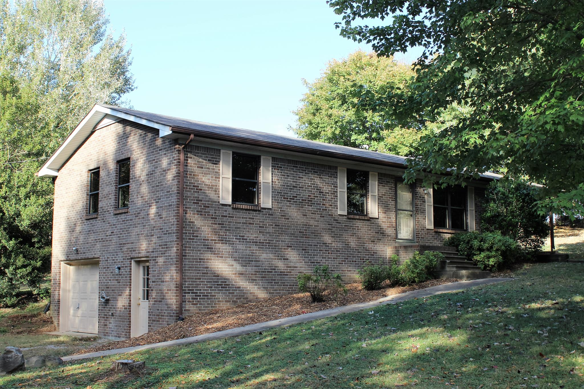 200 Valley Drive Springfield, TN 37172 - Photo 1 of 17 Gallery Image 1