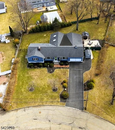 $850,000 | 4 Glencove Road, Morris Plains, NJ 07950