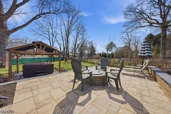 $850,000 | 4 Glencove Road, Morris Plains, NJ 07950