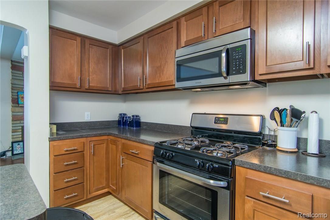 2890 Walbridge Drive Rochester, MI 48307 - Photo 12 of 40 DSC_1823.jpg