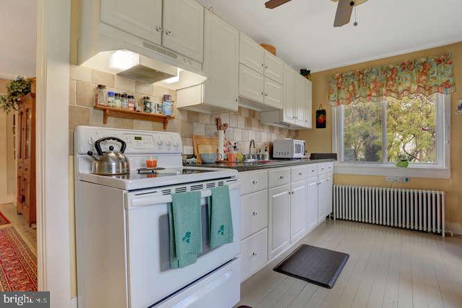 5187 Delta Road Delta, PA 17314 - Photo 20 of 47 Sunny Kitchen