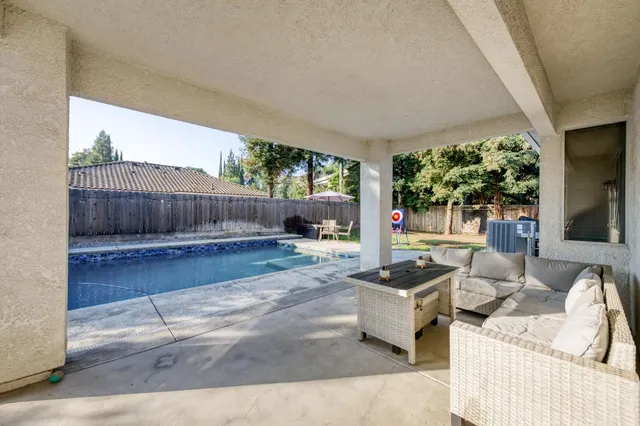 $599,500 | 2334 Sierra Madre Avenue, Clovis, CA 93611