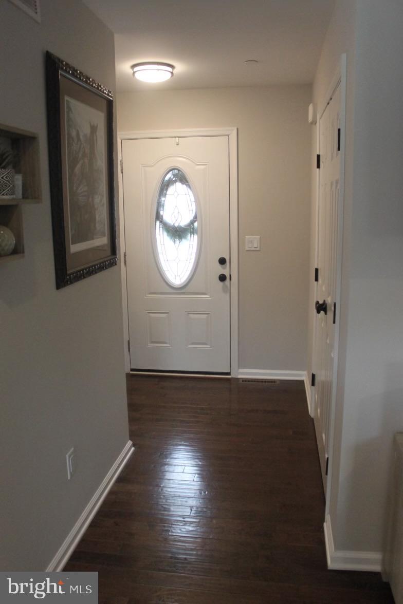 Hallway/foyer