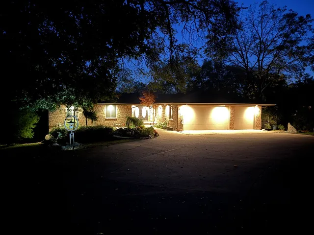 $1,150,000 | 6N779 State Rte 31, St. Charles, IL 60175